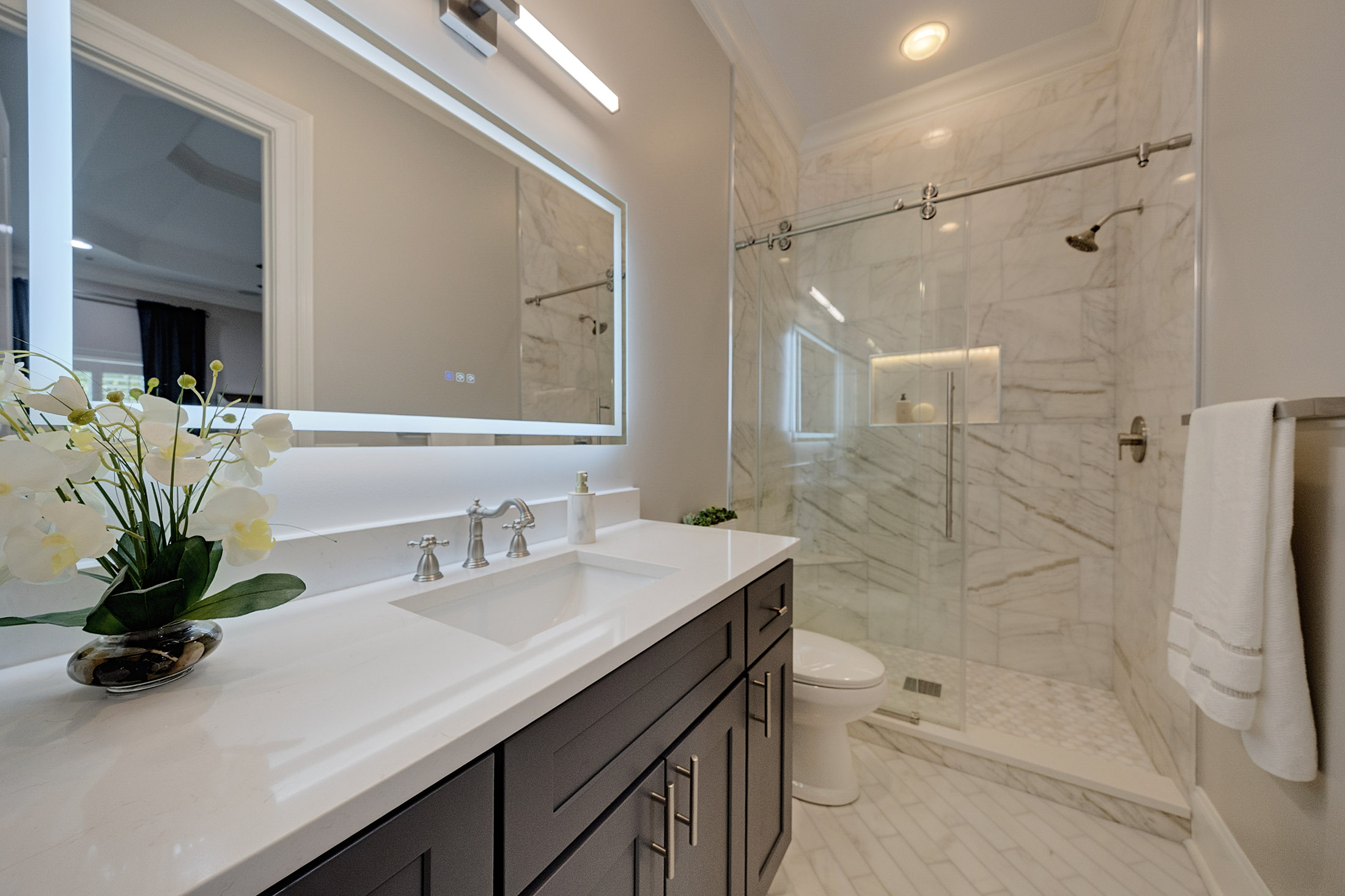  Impressive Brick Estate on a Private Wooded 1+/- Acre Lot in The Manor - 物件實景