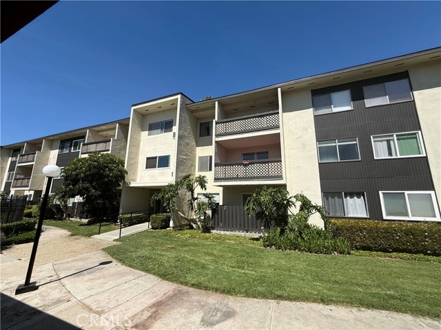 Seal Beach, California, 90740, United States, 2 Bedrooms Bedrooms, ,2 BathroomsBathrooms,Residential,For Sale,2027533