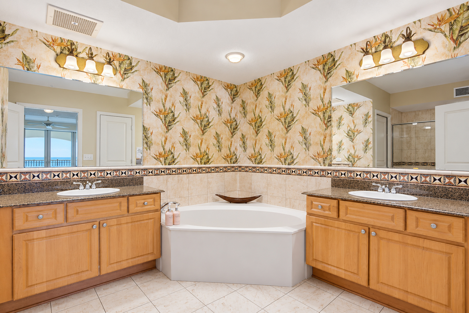  200 Ocean Crest Drive, Palm Coast, FL, 32137 - 物件實景