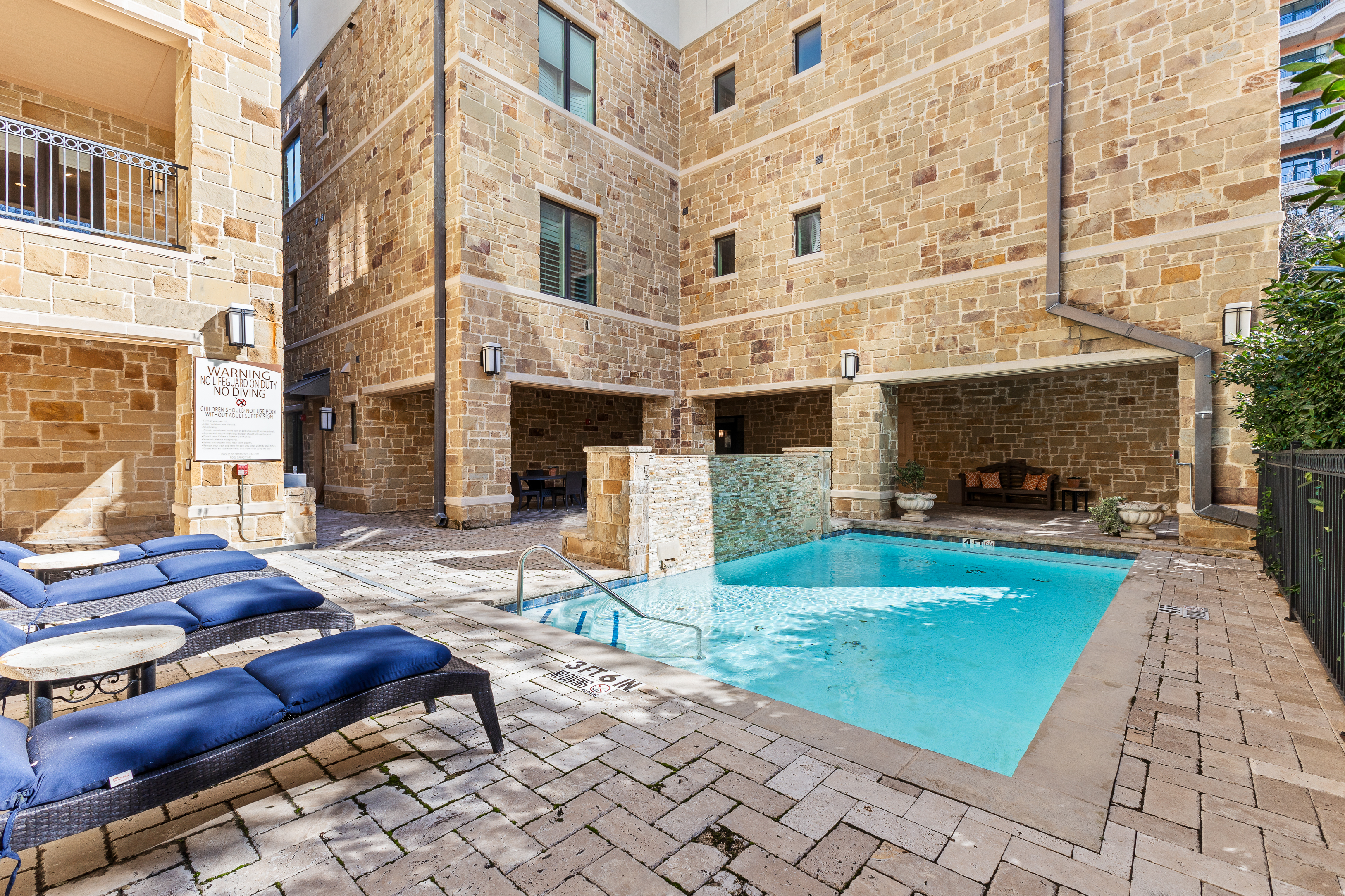  Boutique Luxury Condo in Turtle Creek - 物件實景