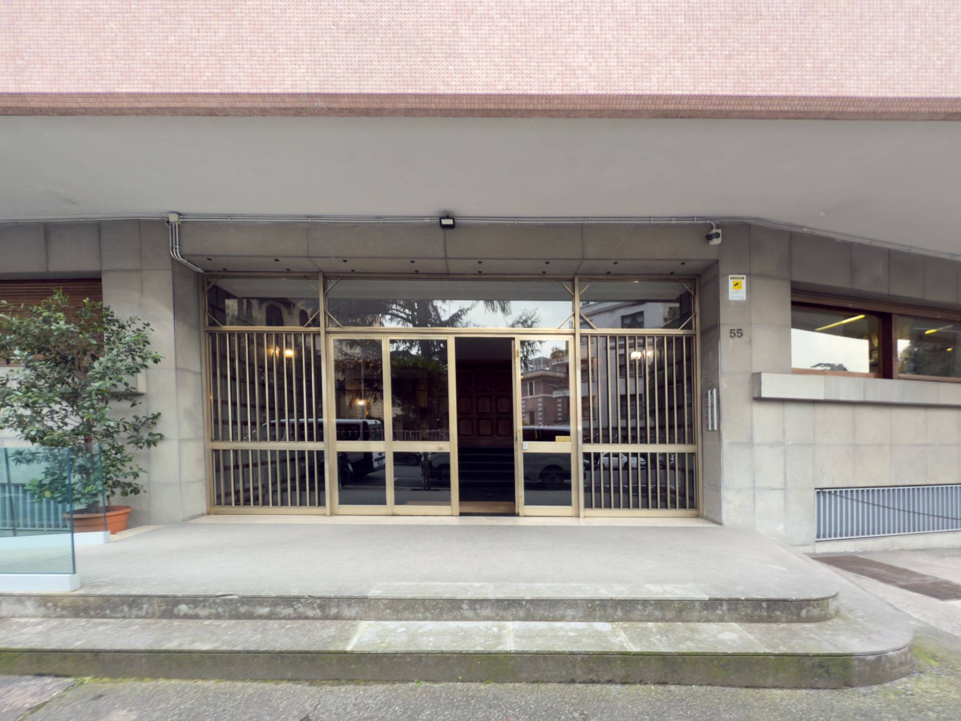 Roma, Roma, 00100, IT, 4 Bedrooms Bedrooms, ,2 BathroomsBathrooms,Residential,For Sale,1836935