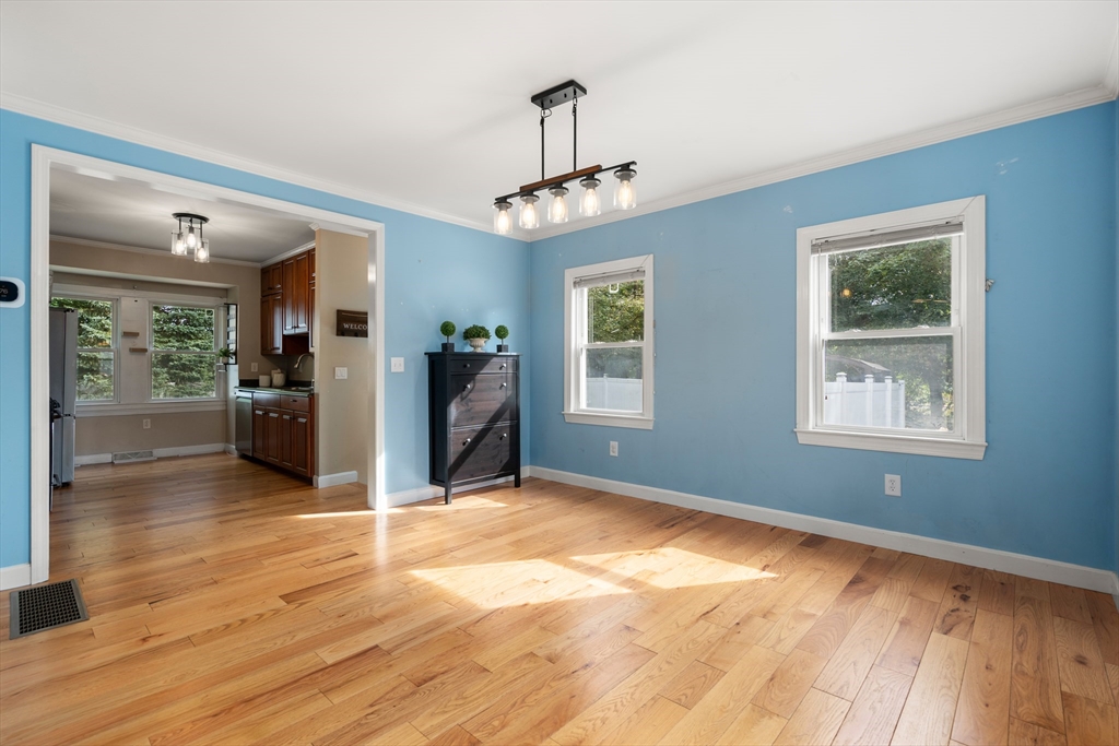 Hudson, Massachusetts, 01749, United States, 3 Bedrooms Bedrooms, ,2 BathroomsBathrooms,Residential,For Sale,1947997