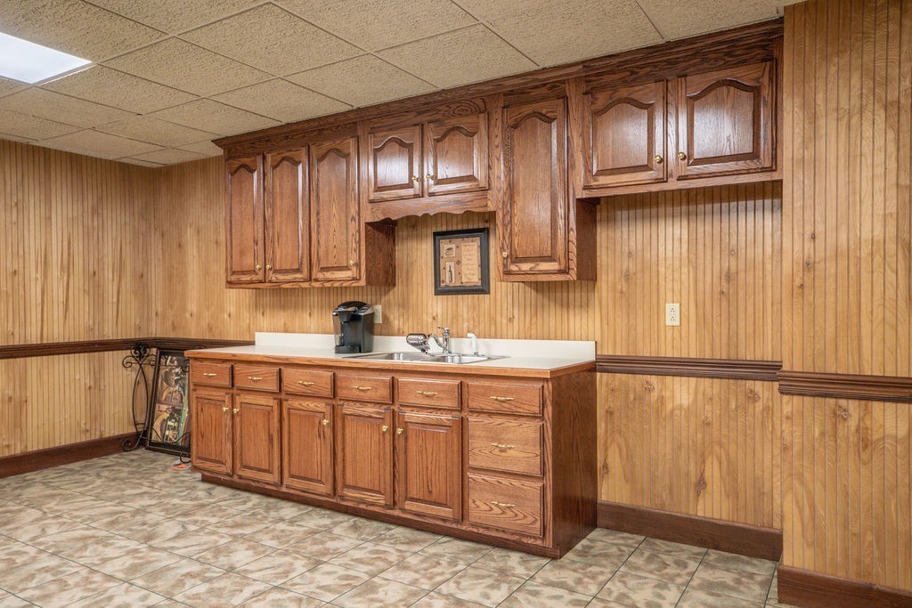 Clarksville, Tennessee, 37043, United States, 7 Bedrooms Bedrooms, ,7 BathroomsBathrooms,Residential,For Sale,1999210