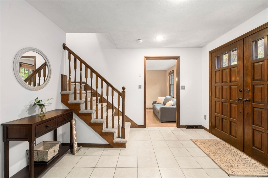 Marlborough, Massachusetts, 01752, United States, 4 Bedrooms Bedrooms, ,Residential,For Sale,1987097