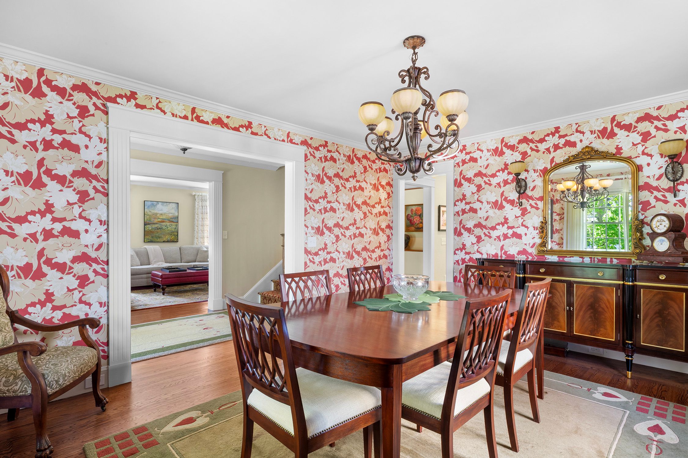 Classic Newport Colonial - 物件實景