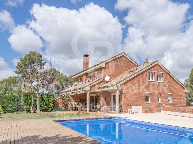 Barcelona, Cerdanyola del Vall?s, Bellaterra Barce, Cerdanyola del Vallès, Catalonia, ES, 9 Bedrooms Bedrooms, ,6 BathroomsBathrooms,Residential,For Sale,Barcelona, Cerdanyola del Vall?s, Bellaterra Barce,1481961