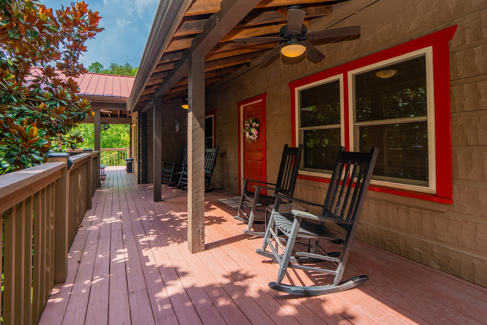 Sevierville, Tennessee, 37862, United States, 3 Bedrooms Bedrooms, ,2 BathroomsBathrooms,Residential,For Sale,1981981