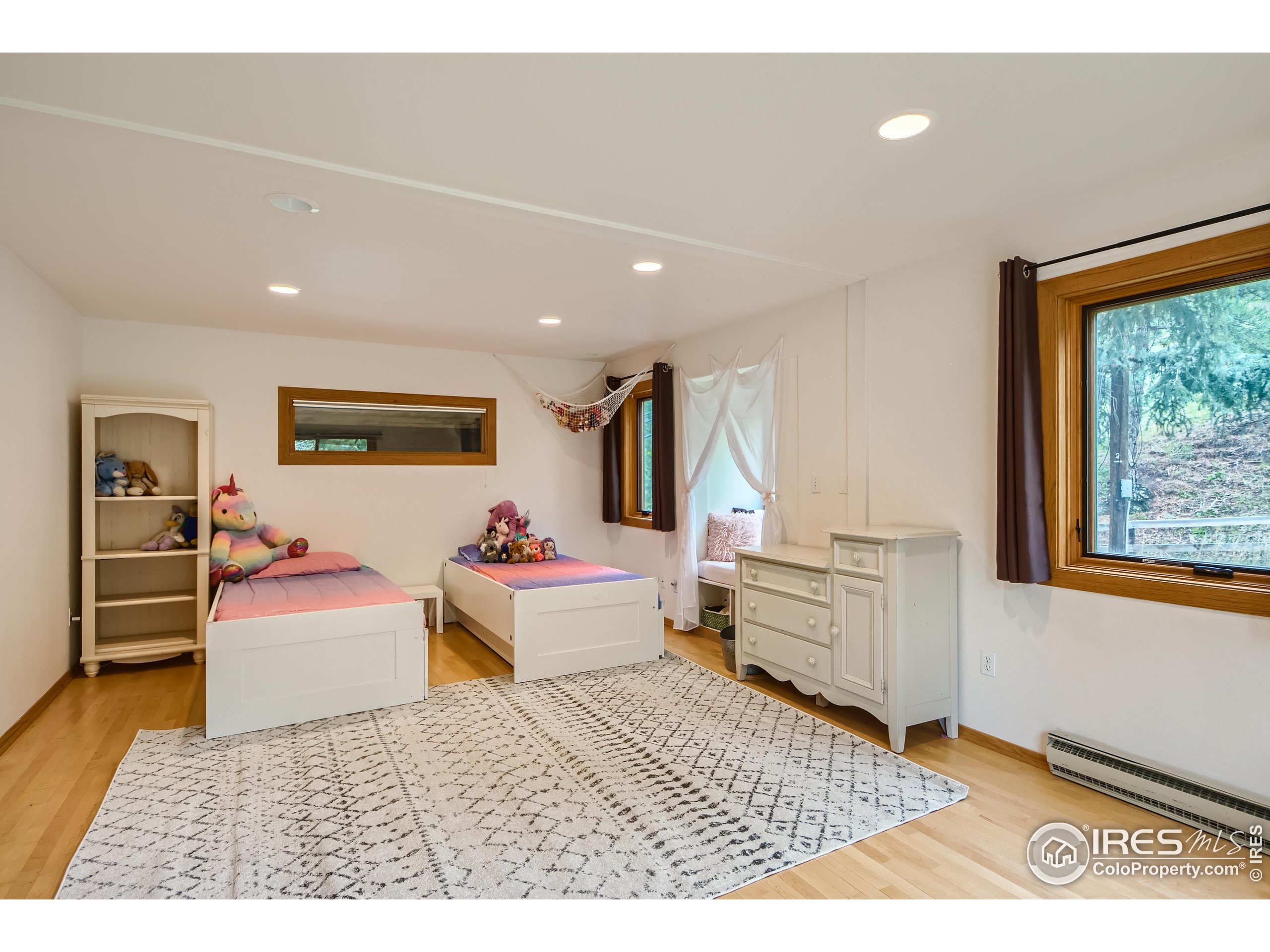 Boulder, Colorado, 80302, United States, 5 Bedrooms Bedrooms, ,2 BathroomsBathrooms,Residential,For Sale,1900877