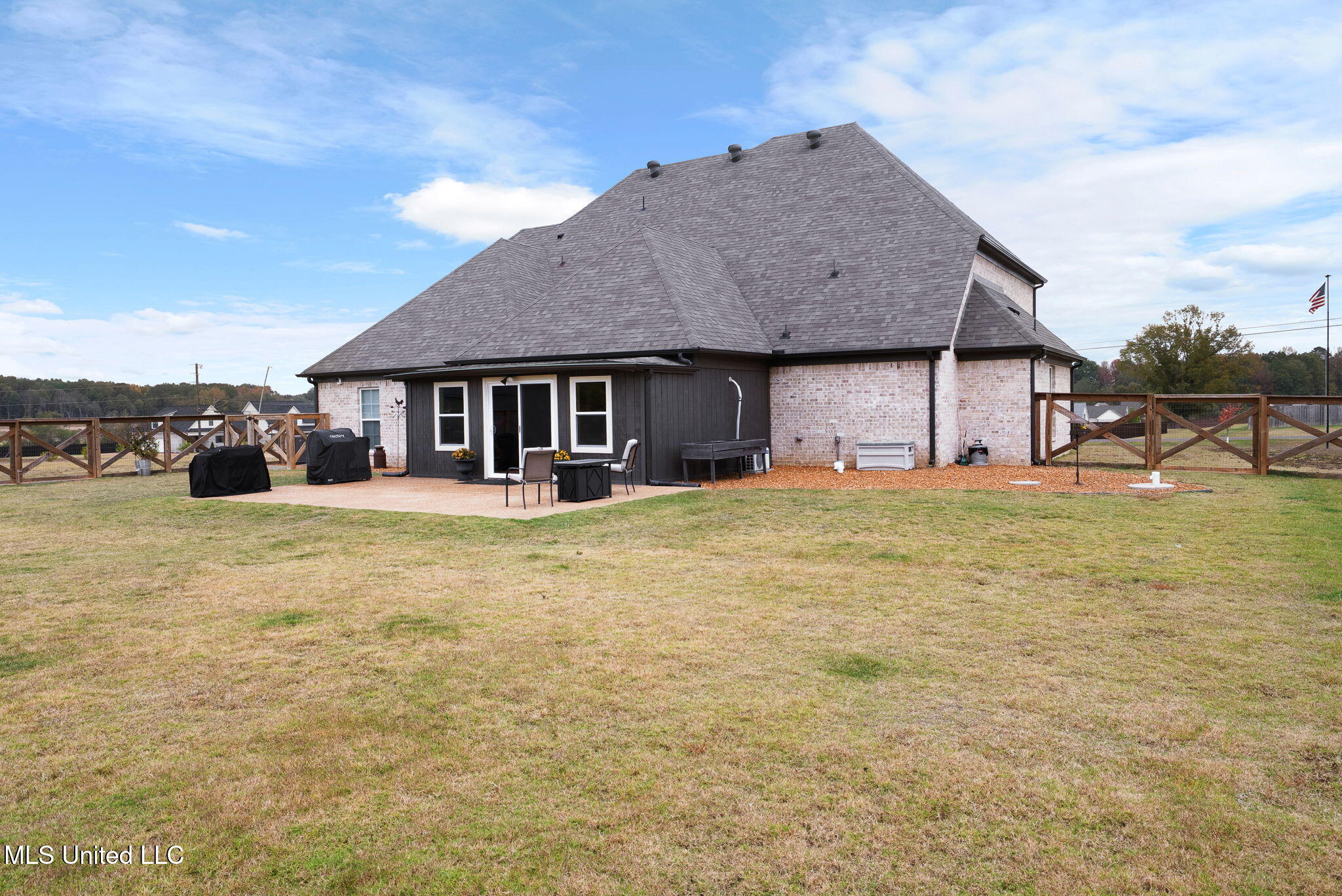 Hernando, Mississippi, 38632, United States, 5 Bedrooms Bedrooms, ,3 BathroomsBathrooms,Residential,For Sale,1991187