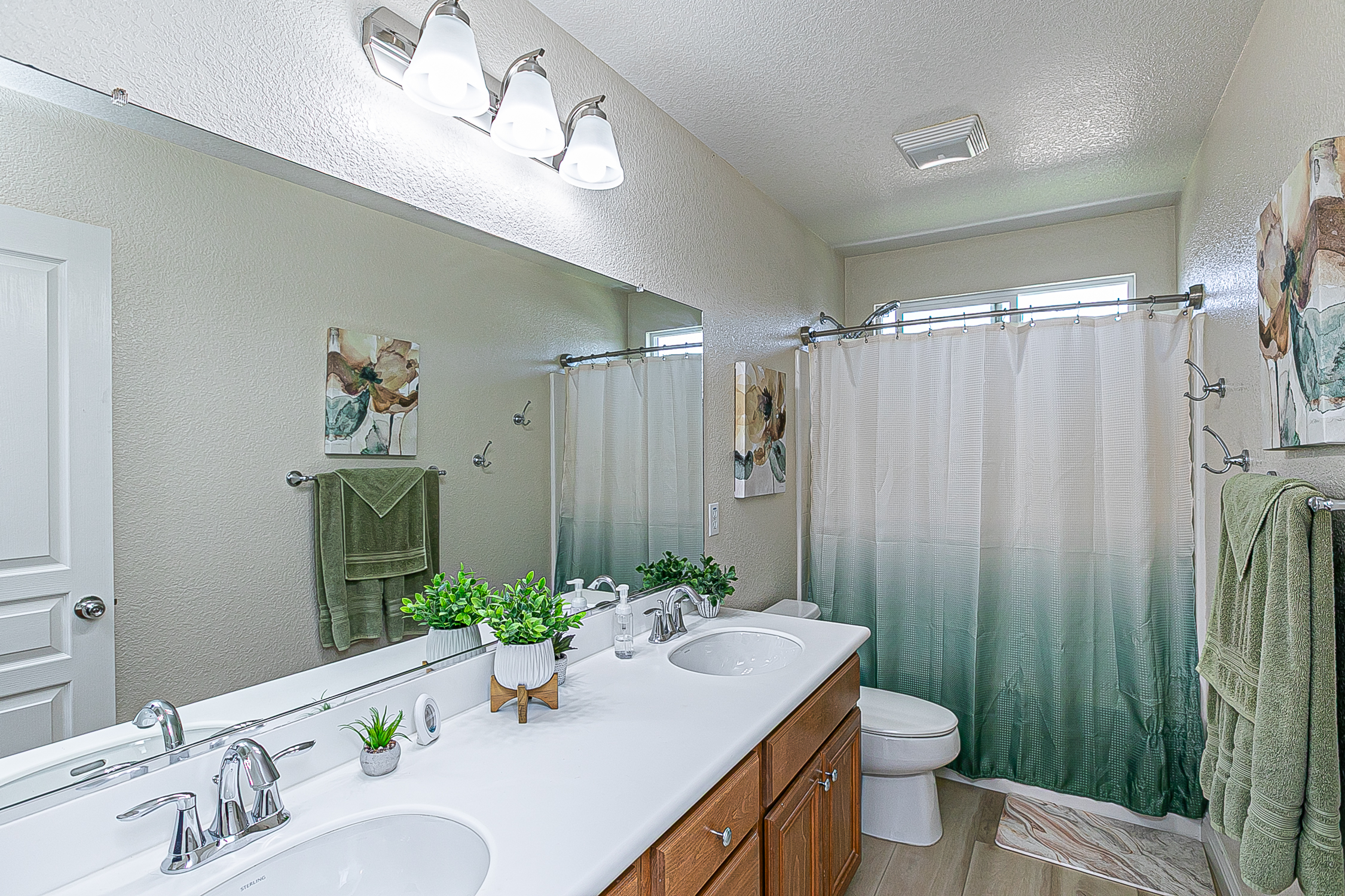 Lompoc, California, 93436, United States, 4 Bedrooms Bedrooms, ,3 BathroomsBathrooms,Residential,For Sale,1924716
