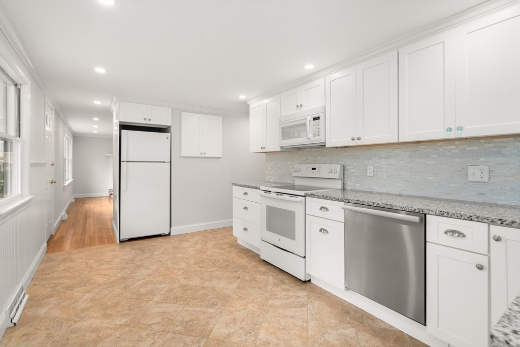 Barnstable, Massachusetts, 02601, United States, 4 Bedrooms Bedrooms, ,3 BathroomsBathrooms,Residential,For Sale,1826460