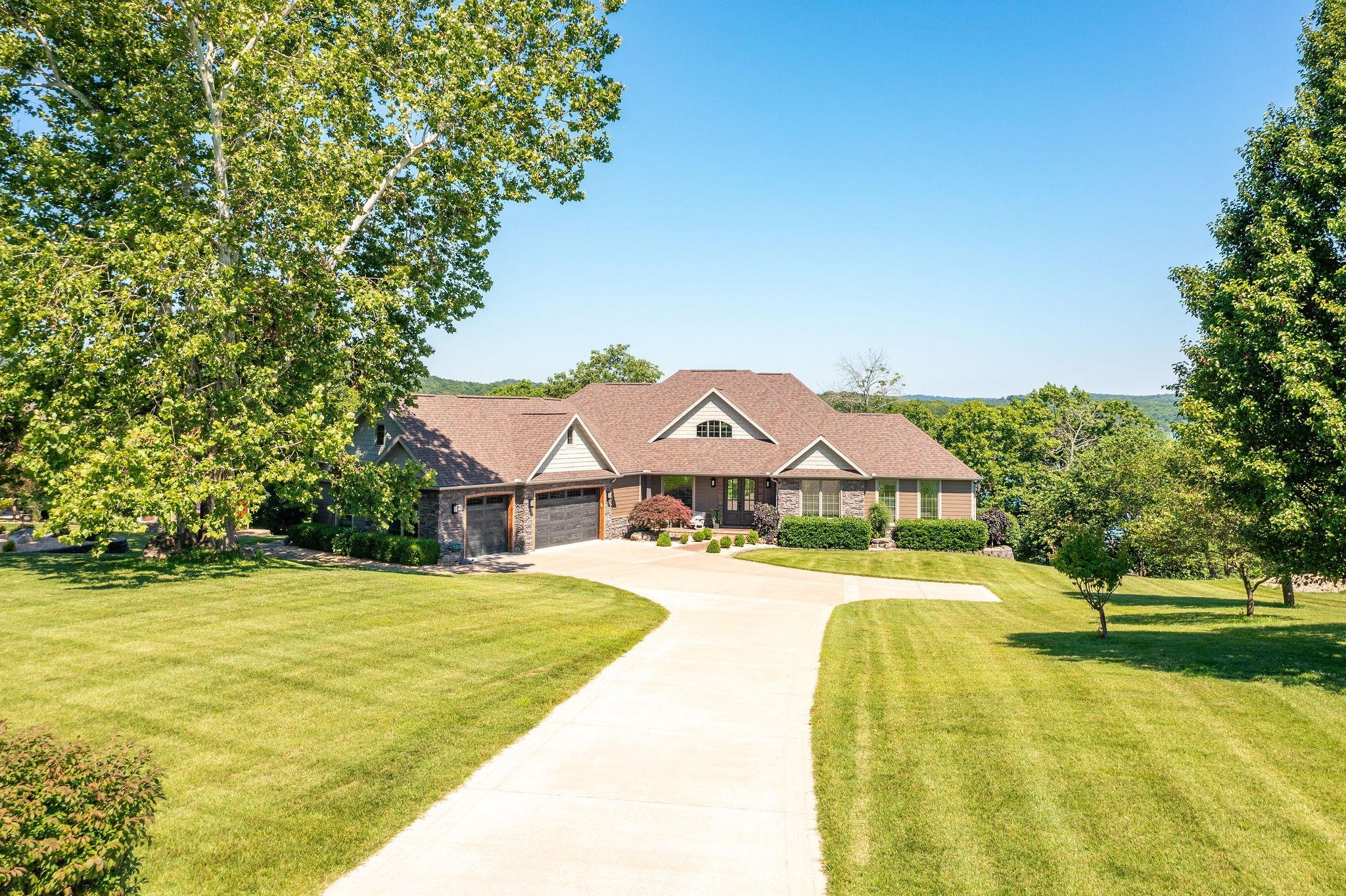 Shell Knob, Missouri, 65747, United States, 4 Bedrooms Bedrooms, ,5 BathroomsBathrooms,Residential,For Sale,1894340
