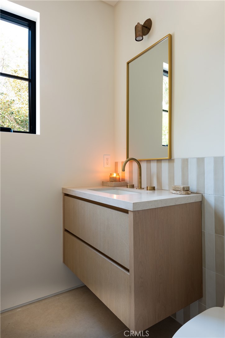 Sherman Oaks, California, 91423, United States, 6 Bedrooms Bedrooms, ,7 BathroomsBathrooms,Residential,For Sale,1990929