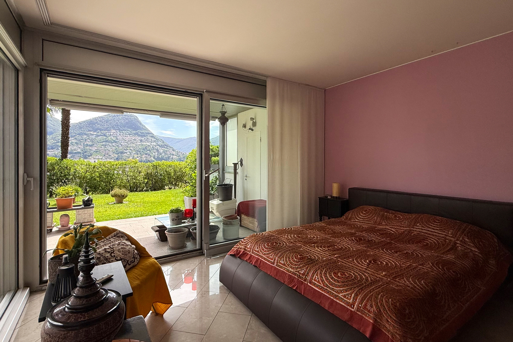  Bright apartment with private garden in a prime location - 物件實景