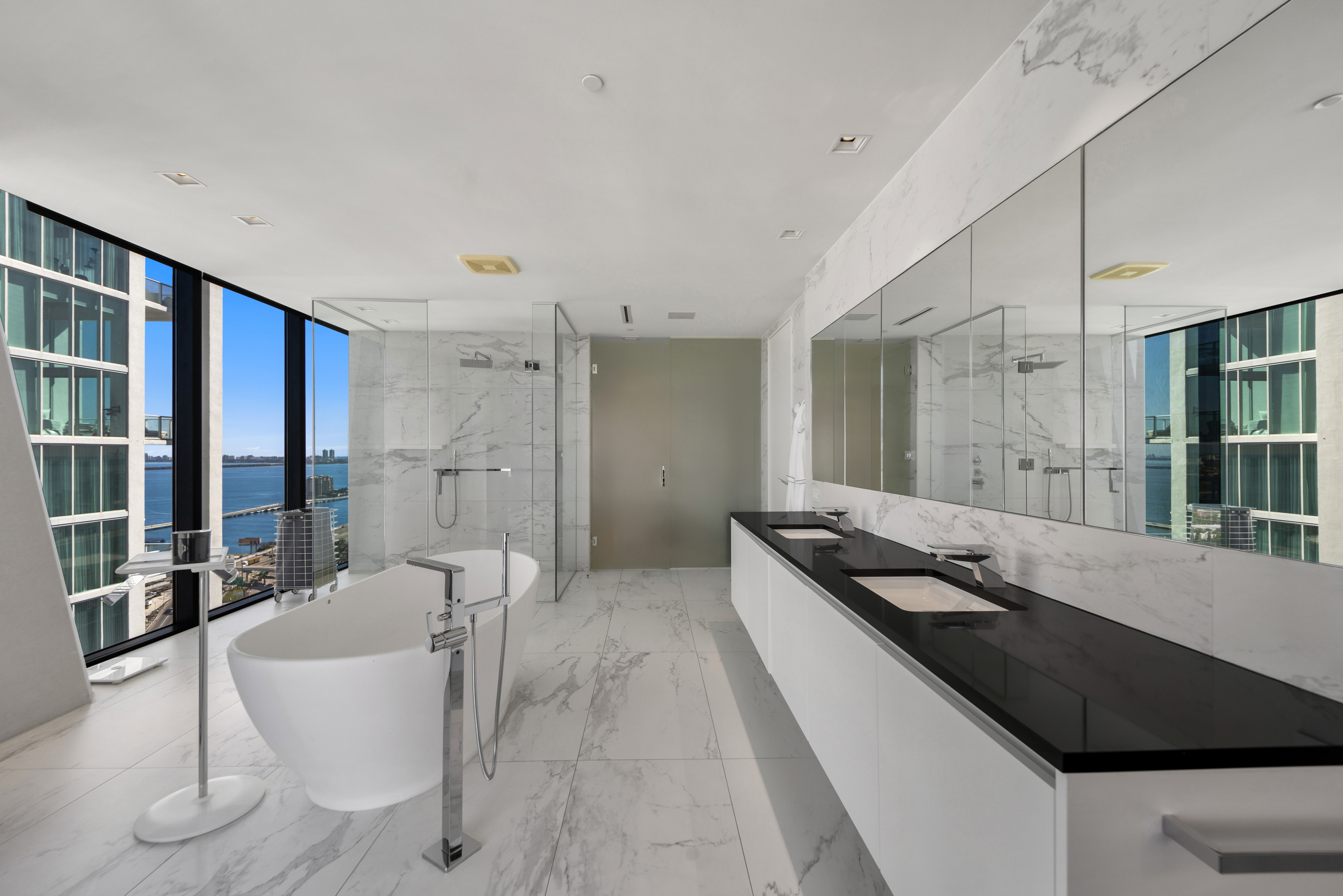  1000 Biscayne Blvd, Miami, FL, 33132 - 物件實景