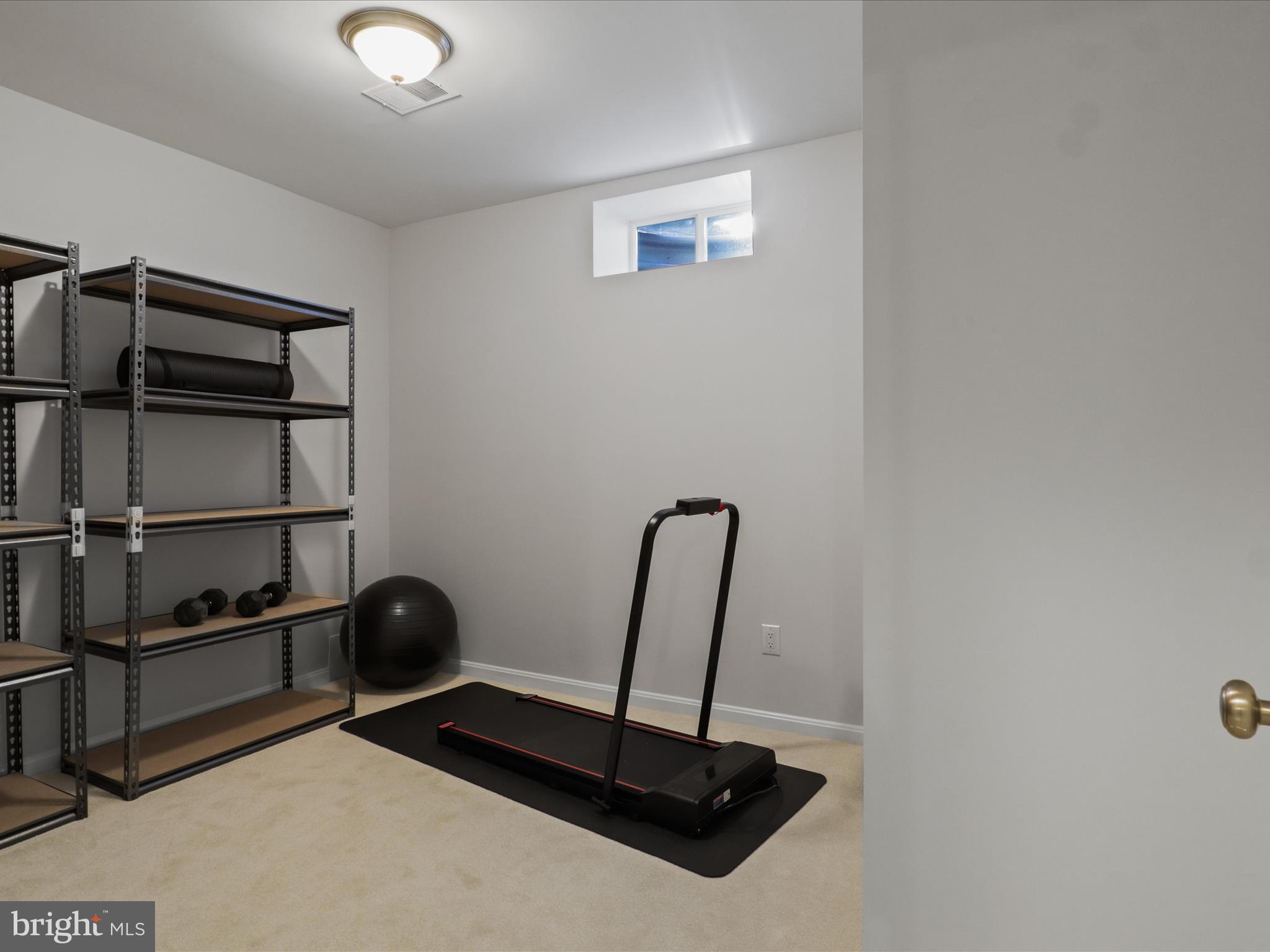 Arlington, Virginia, 22205, United States, 3 Bedrooms Bedrooms, ,3 BathroomsBathrooms,Residential,For Sale,1943915