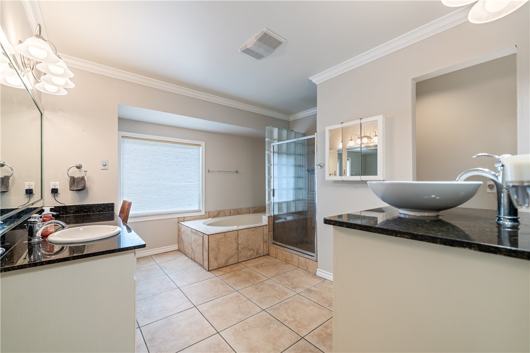 Corpus Christi, Texas, 78413, United States, 5 Bedrooms Bedrooms, ,5 BathroomsBathrooms,Residential,For Sale,1998371