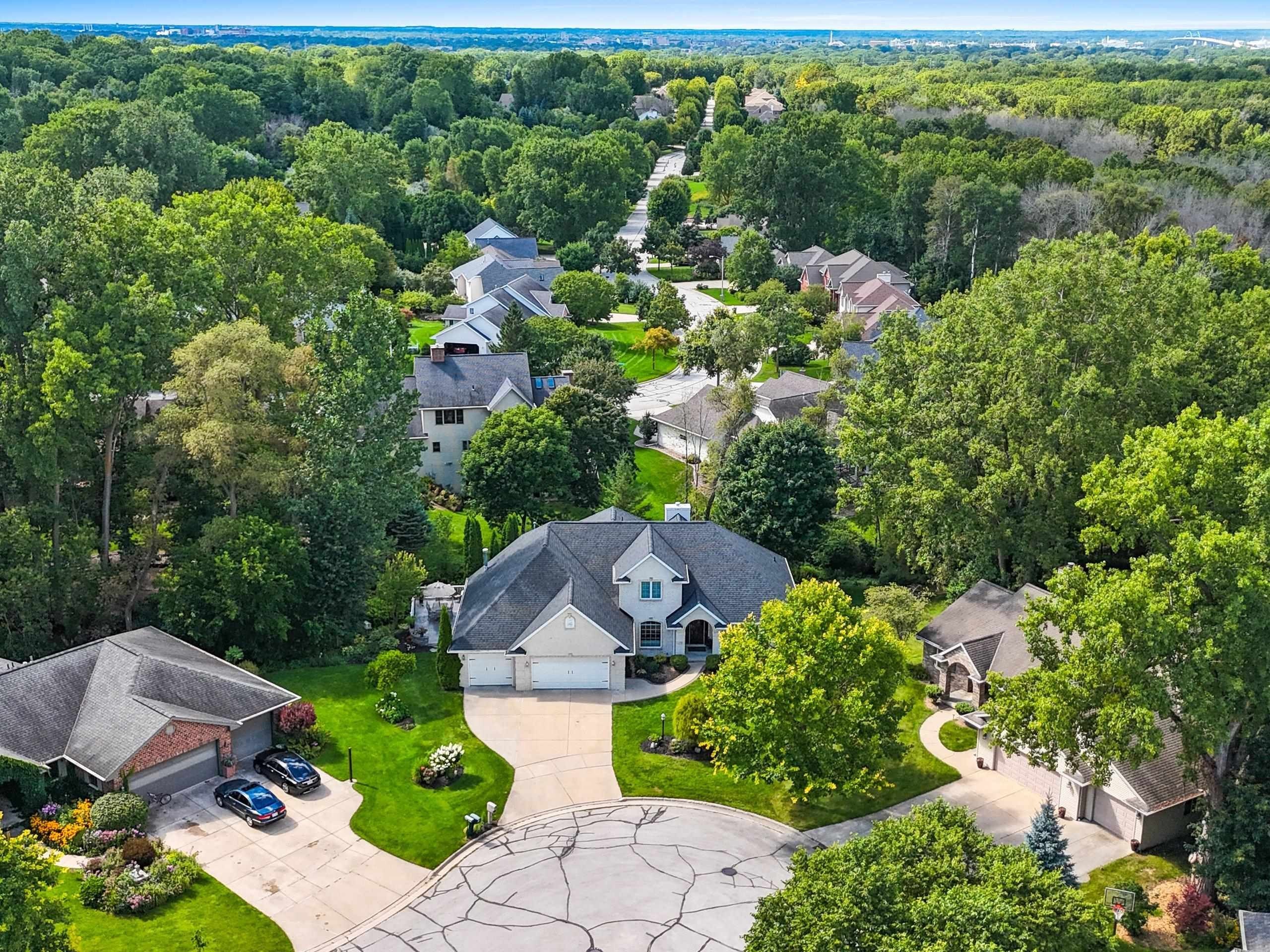 GREEN BAY, Wisconsin, 54302-5254, United States, 5 Bedrooms Bedrooms, ,4 BathroomsBathrooms,Residential,For Sale,1920394