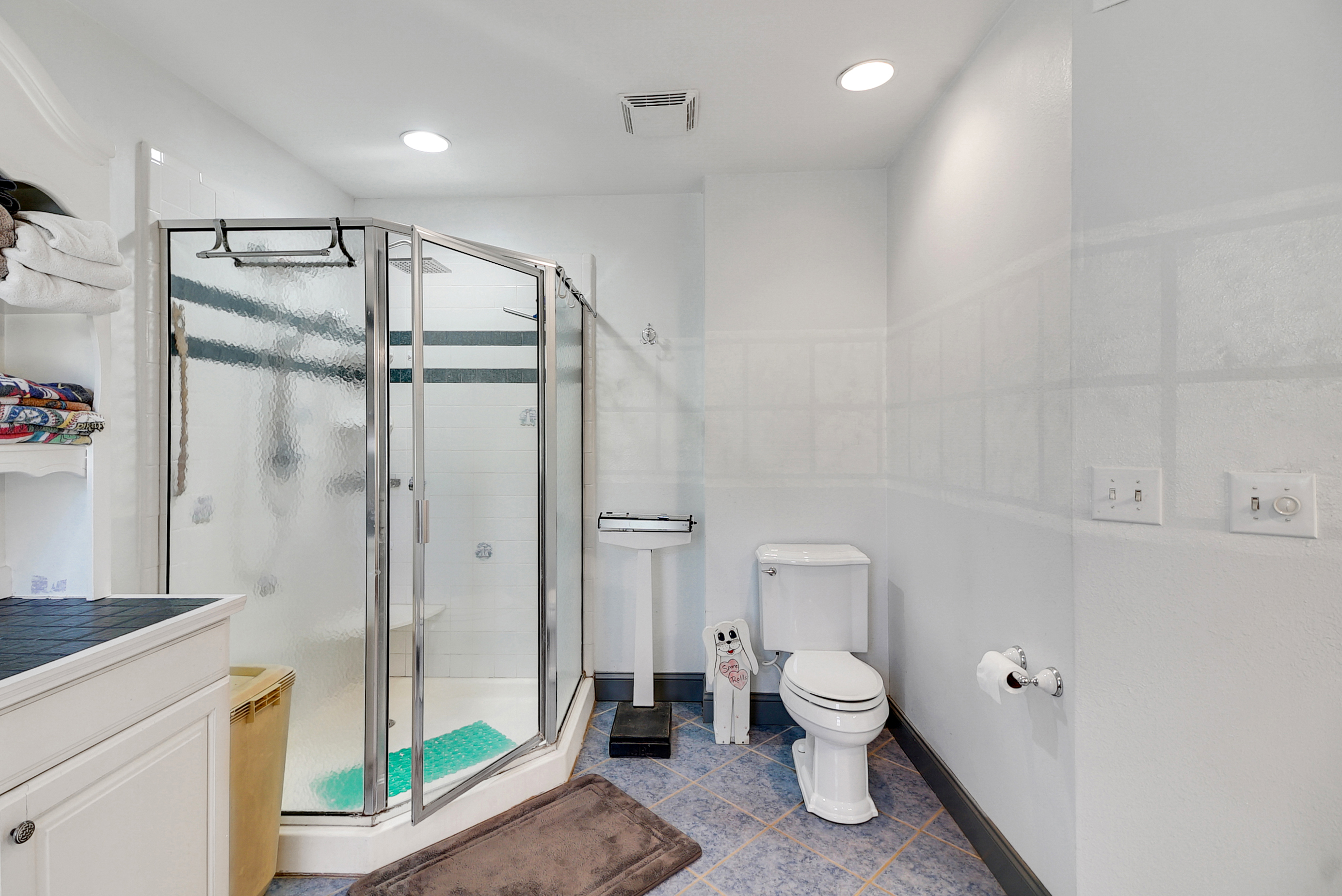 Yalaha, Florida, 34797, United States, 5 Bedrooms Bedrooms, ,4 BathroomsBathrooms,Residential,For Sale,1975837