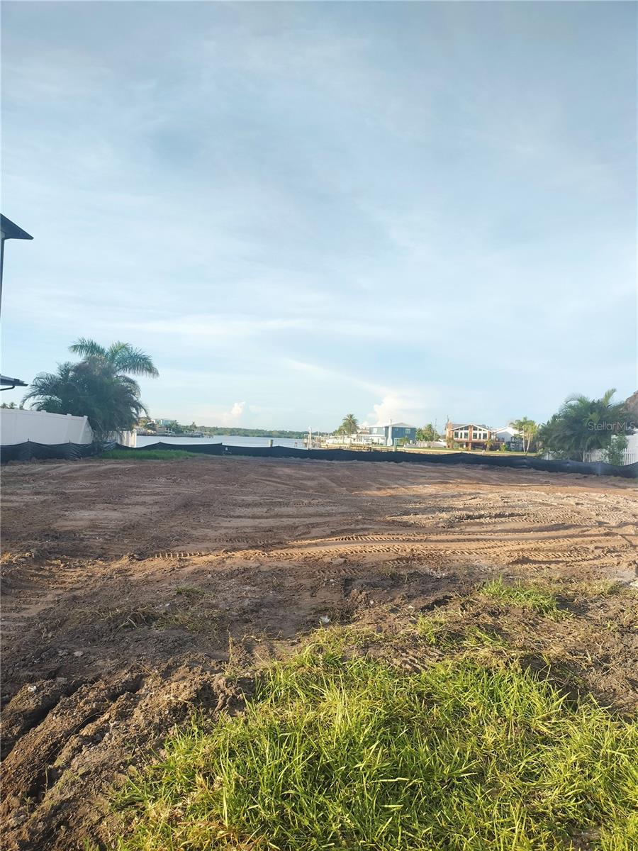 REDINGTON BEACH, Florida, 33708, United States, 1 Bedroom Bedrooms, ,1 BathroomBathrooms,Residential,For Sale,1731991