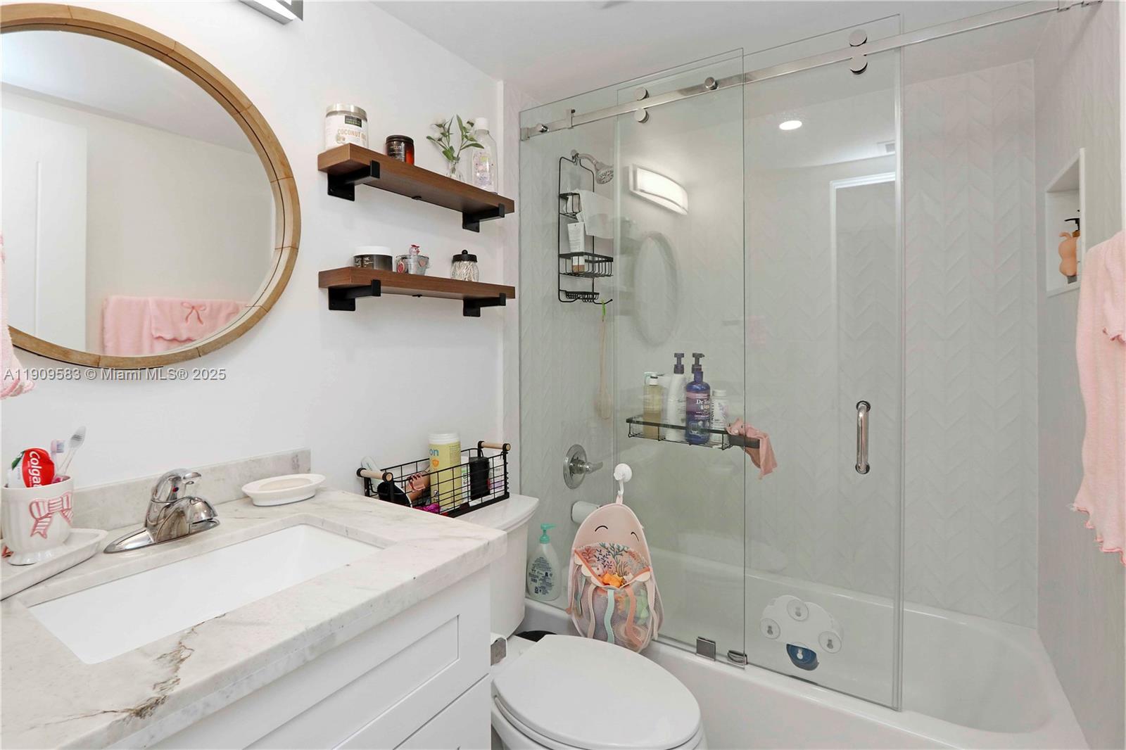 Miami, Florida, 33155, United States, 4 Bedrooms Bedrooms, ,4 BathroomsBathrooms,Residential,For Sale,1987905