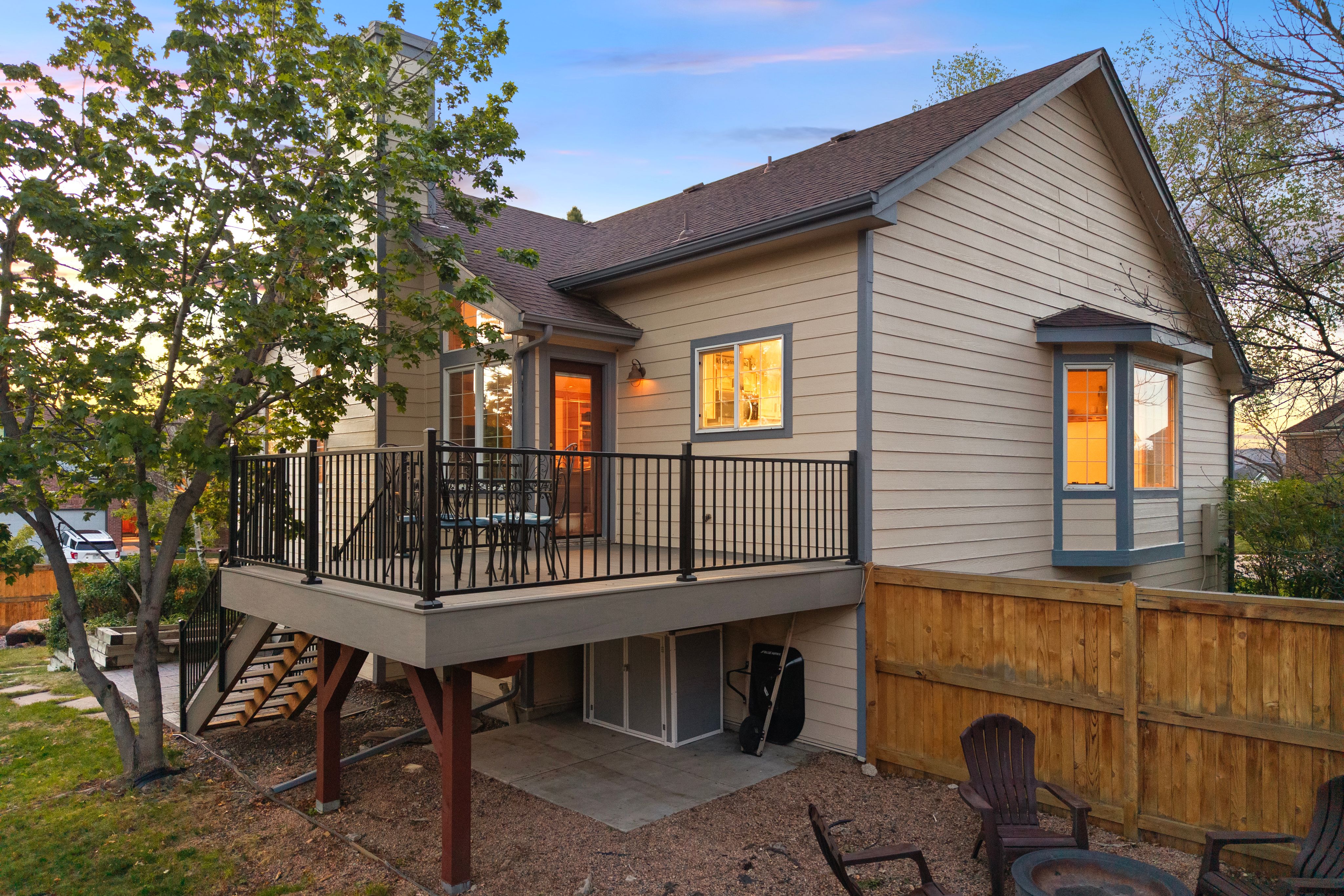  Custom-built home offers a rare combination of character, and privacy - 物件實景