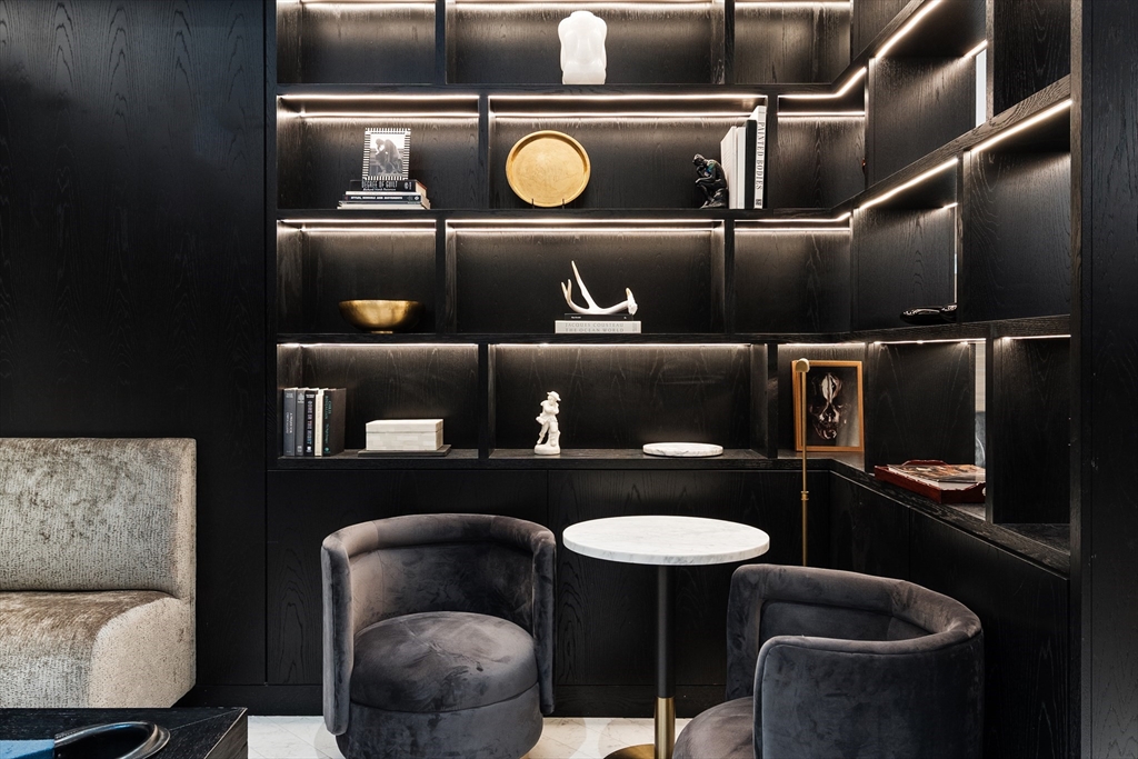 Boston, Massachusetts, 02116, United States, 2 Bedrooms Bedrooms, ,2 BathroomsBathrooms,Residential,For Sale,1995854