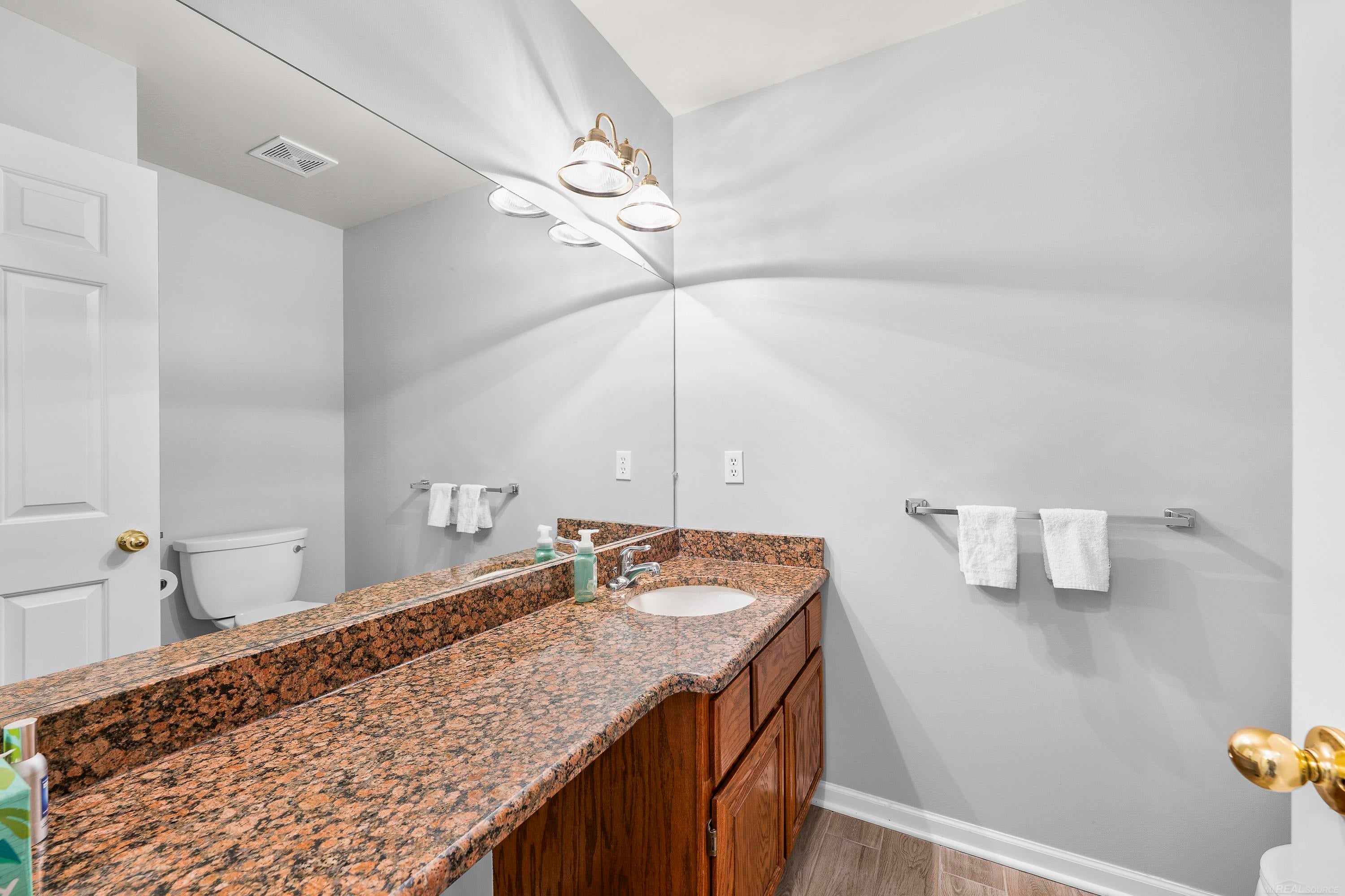 Shelby Twp, Michigan, 48315, United States, 4 Bedrooms Bedrooms, ,4 BathroomsBathrooms,Residential,For Sale,1987428