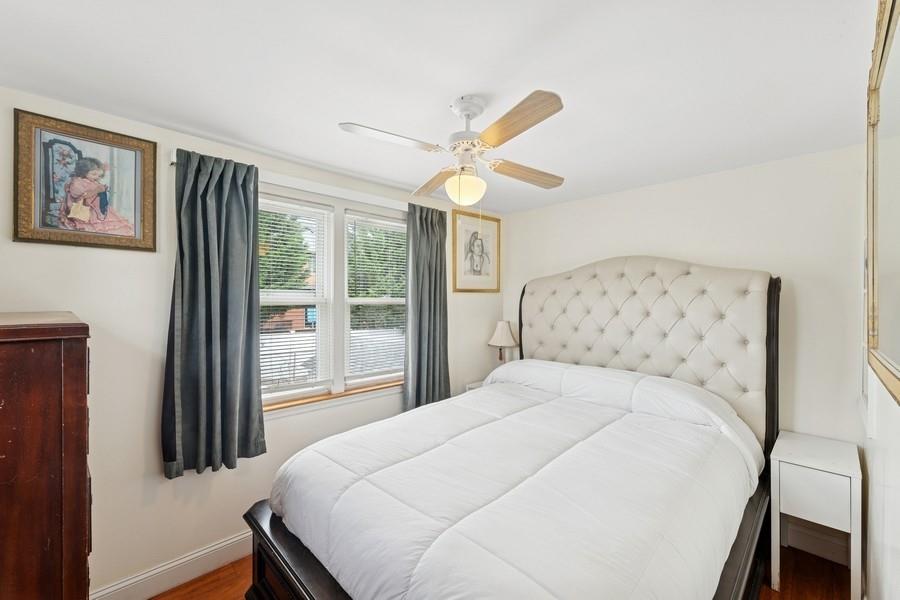 Bayside, New York, 11361, United States, 3 Bedrooms Bedrooms, ,2 BathroomsBathrooms,Residential,For Sale,1858297