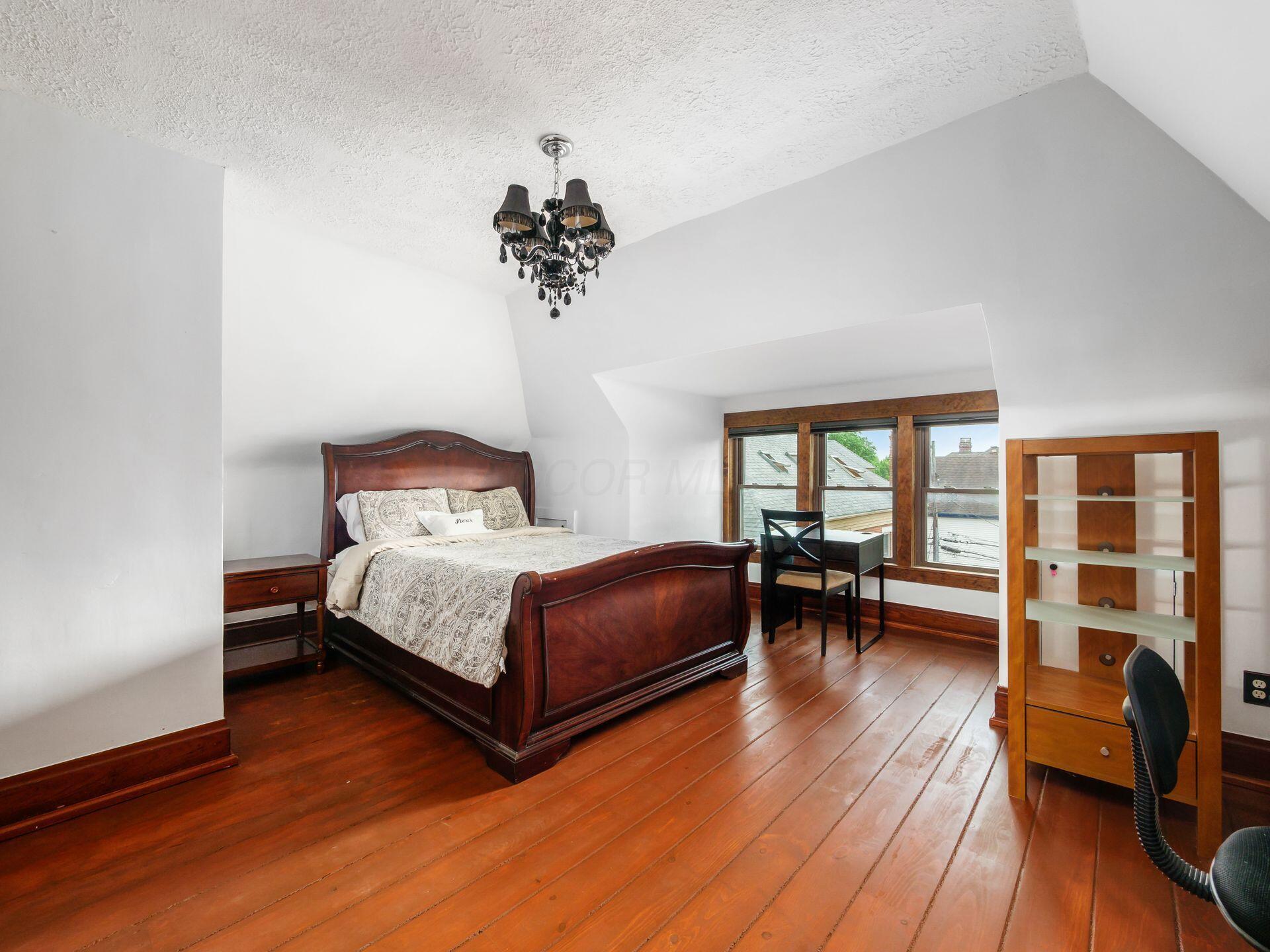 Columbus, Ohio, 43201, United States, 3 Bedrooms Bedrooms, ,4 BathroomsBathrooms,Residential,For Sale,1858166