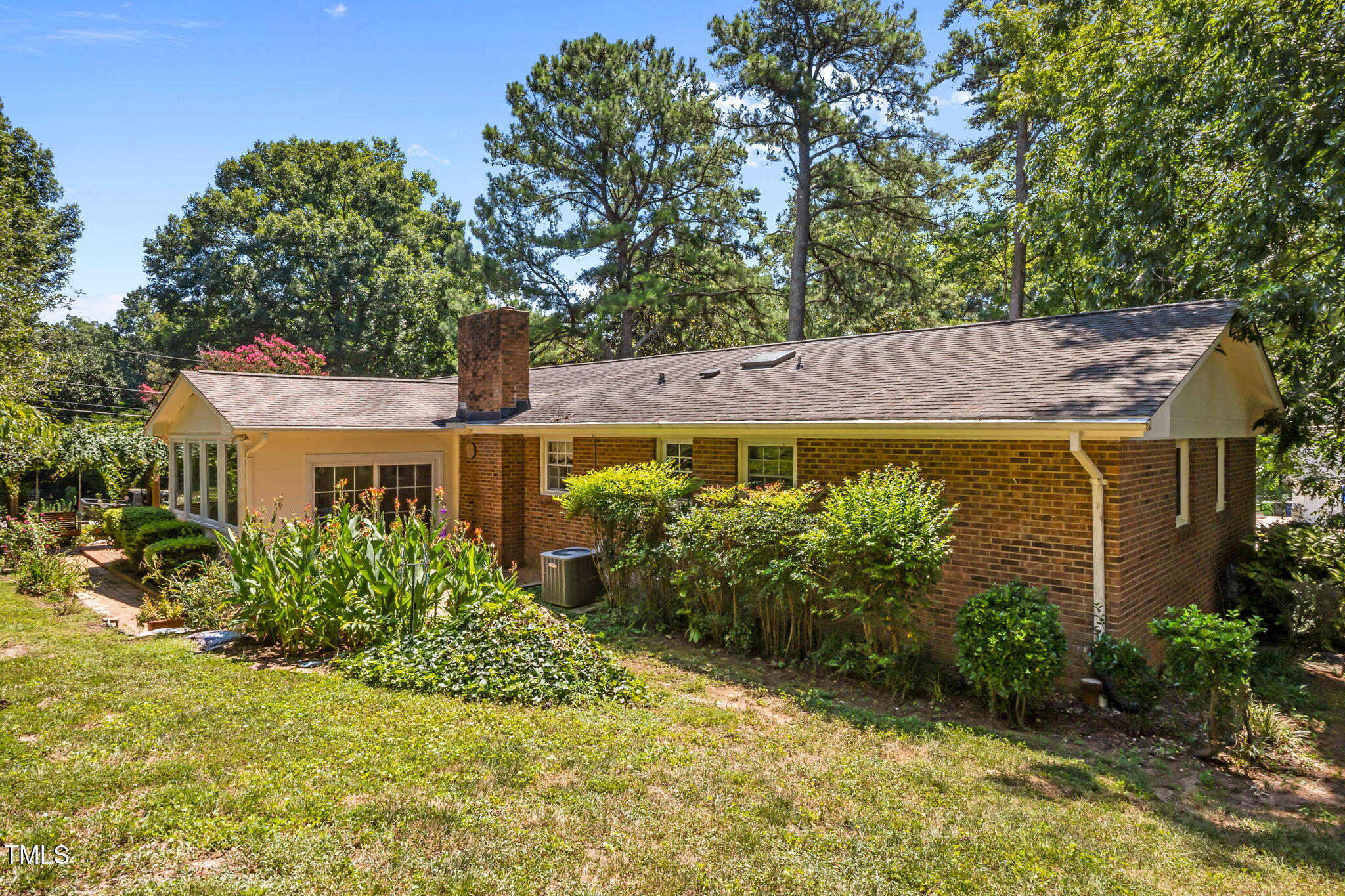 Raleigh, North Carolina, 27609, United States, 3 Bedrooms Bedrooms, ,2 BathroomsBathrooms,Residential,For Sale,1911441