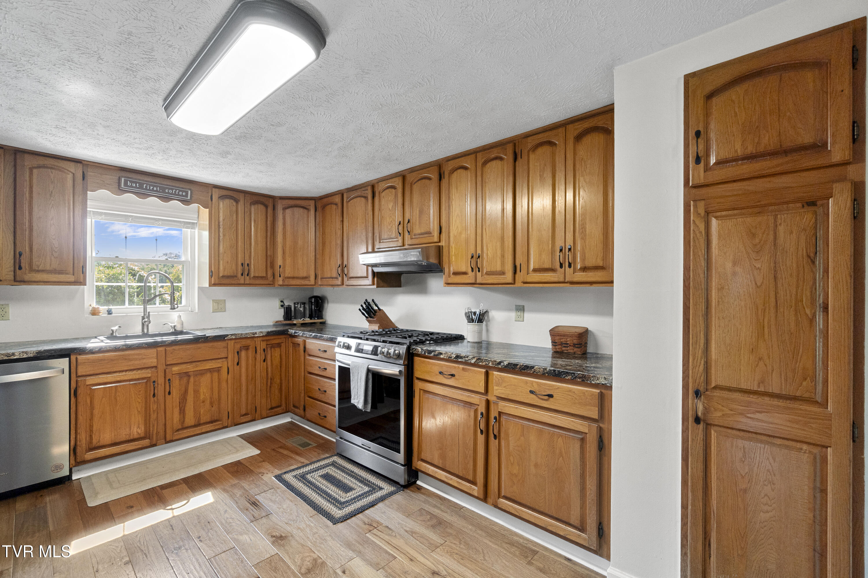 Greeneville, Tennessee, 37745, United States, 3 Bedrooms Bedrooms, ,3 BathroomsBathrooms,Residential,For Sale,2039547