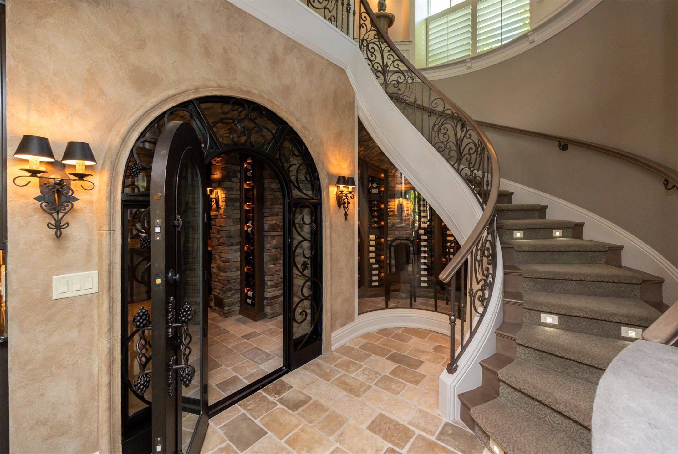 Urbandale, Iowa, 50323, United States, 4 Bedrooms Bedrooms, ,6 BathroomsBathrooms,Residential,For Sale,1980001