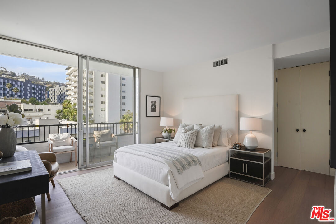 West Hollywood, California, 90069, United States, 2 Bedrooms Bedrooms, ,2 BathroomsBathrooms,Residential,For Sale,1910905