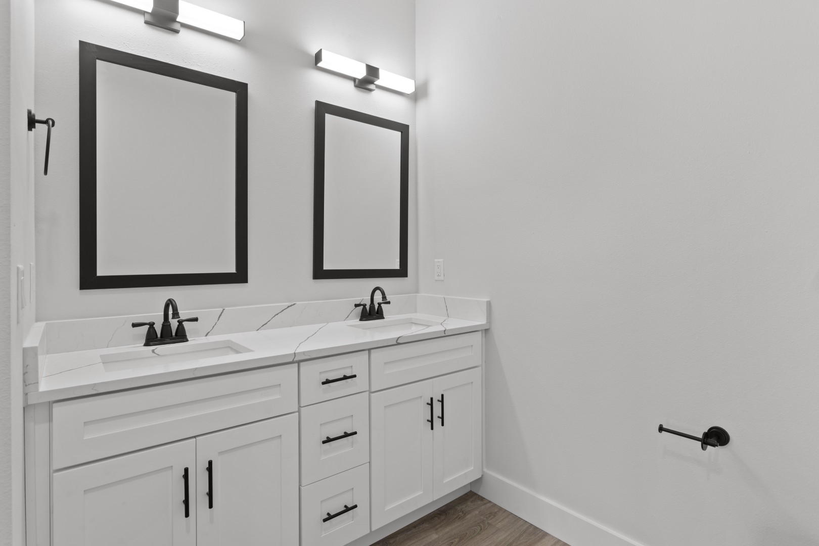 Treasure Island, Florida, 33706, United States, 5 Bedrooms Bedrooms, ,4 BathroomsBathrooms,Residential,For Sale,1887391