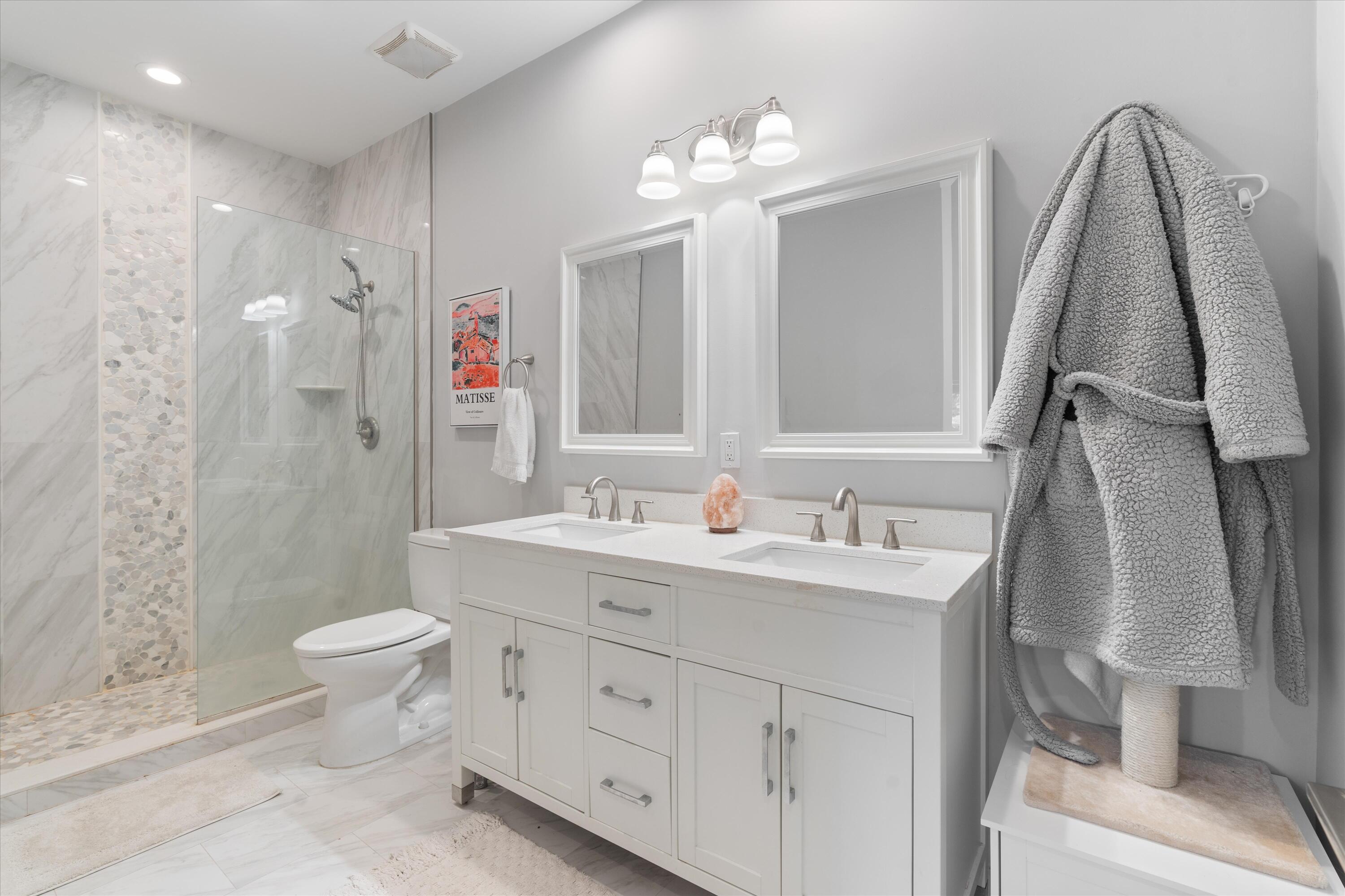 Lighthouse Point, Florida, 33064, United States, 4 Bedrooms Bedrooms, ,4 BathroomsBathrooms,Residential,For Sale,1797003