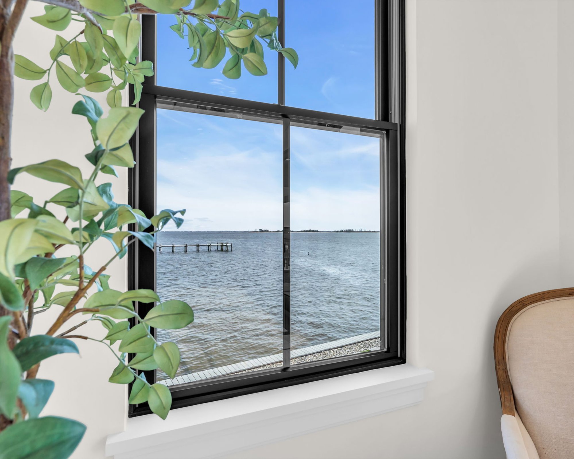  Exceptional Custom Built Waterfront Home - 物件實景