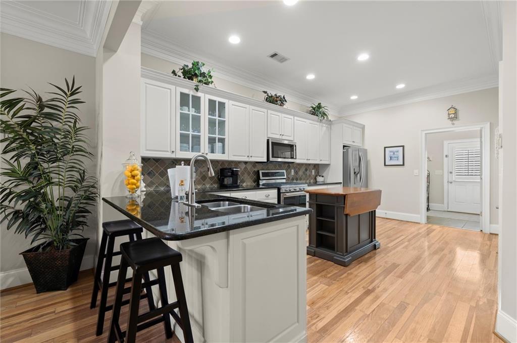 Roswell, Georgia, 30076, United States, 3 Bedrooms Bedrooms, ,3 BathroomsBathrooms,Residential,For Sale,2010332