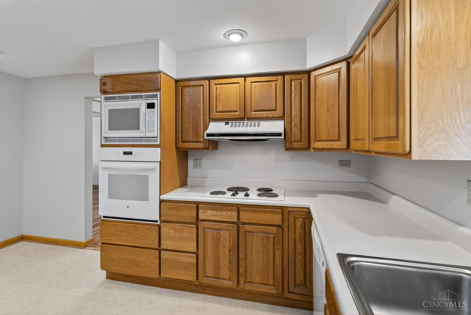 Madeira, Ohio, 45243, United States, 3 Bedrooms Bedrooms, ,2 BathroomsBathrooms,Residential,For Sale,1971231