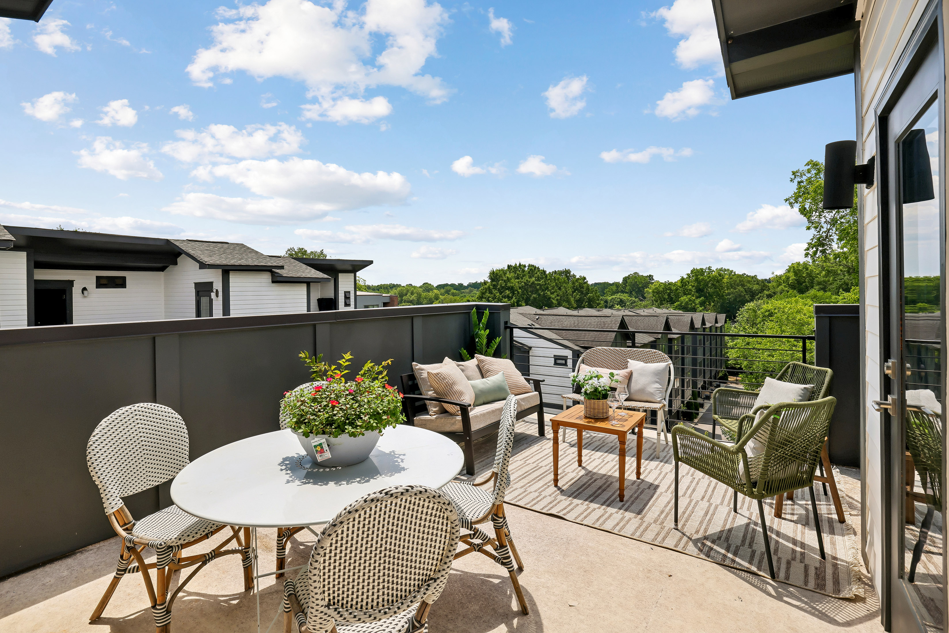  Sunlit Corner Unit Townhome with a Private Rooftop Terrace - 物件實景