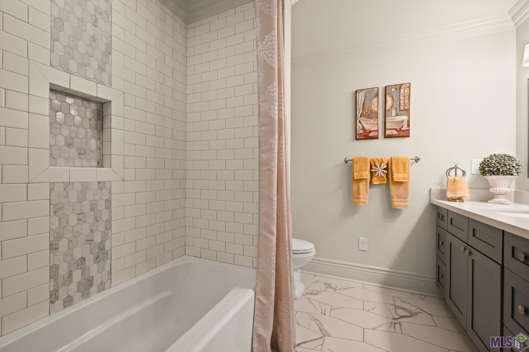 Baton Rouge, Louisiana, 70818, United States, 5 Bedrooms Bedrooms, ,4 BathroomsBathrooms,Residential,For Sale,2005866