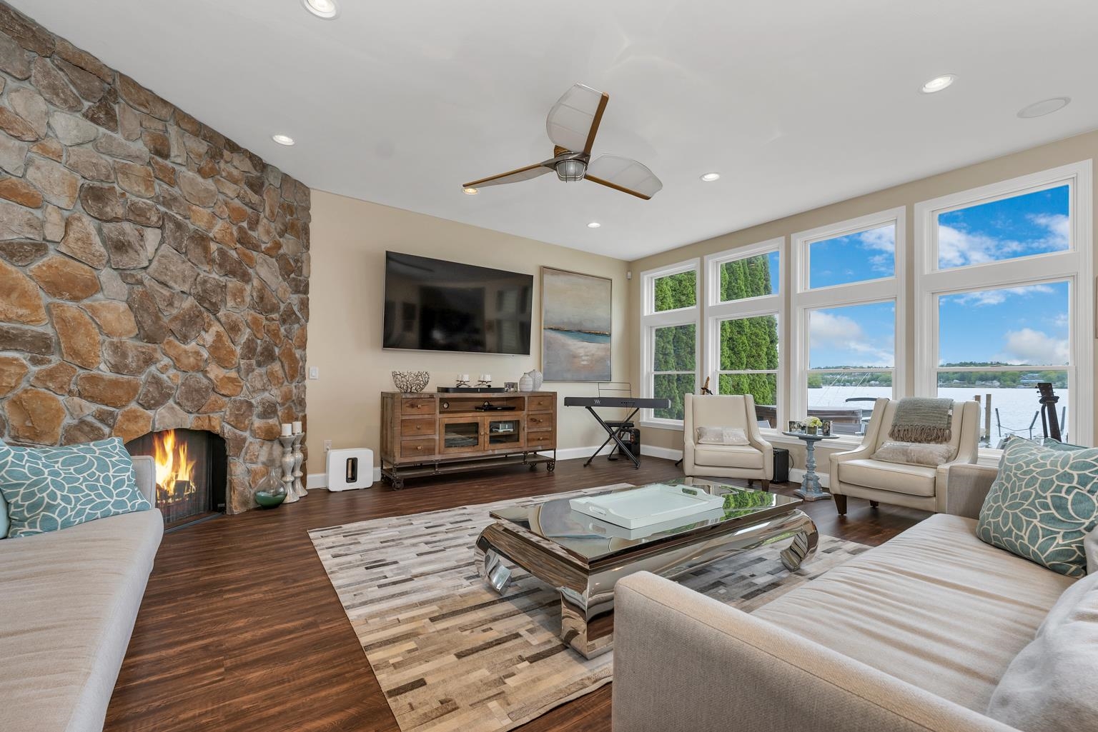 Laconia, New Hampshire, 03246, United States, 5 Bedrooms Bedrooms, ,3 BathroomsBathrooms,Residential,For Sale,1826870