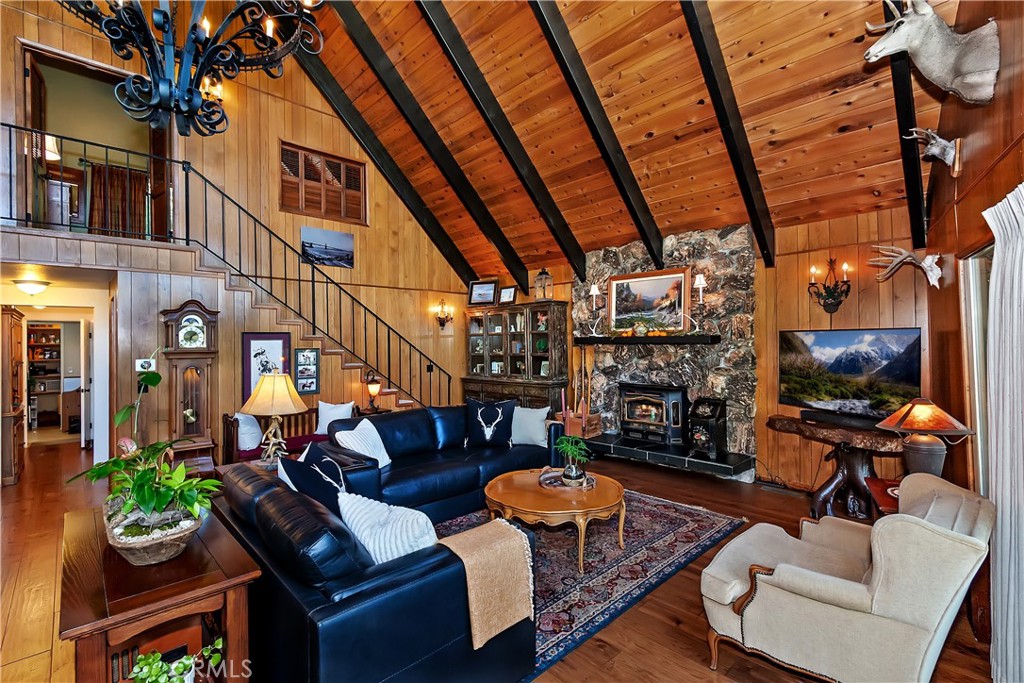 Lake Arrowhead, California, 92352, United States, 3 Bedrooms Bedrooms, ,1 BathroomBathrooms,Residential,For Sale,1988243