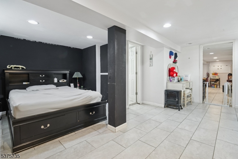 Garfield City, New Jersey, 07026, United States, 4 Bedrooms Bedrooms, ,3 BathroomsBathrooms,Residential,For Sale,1913233