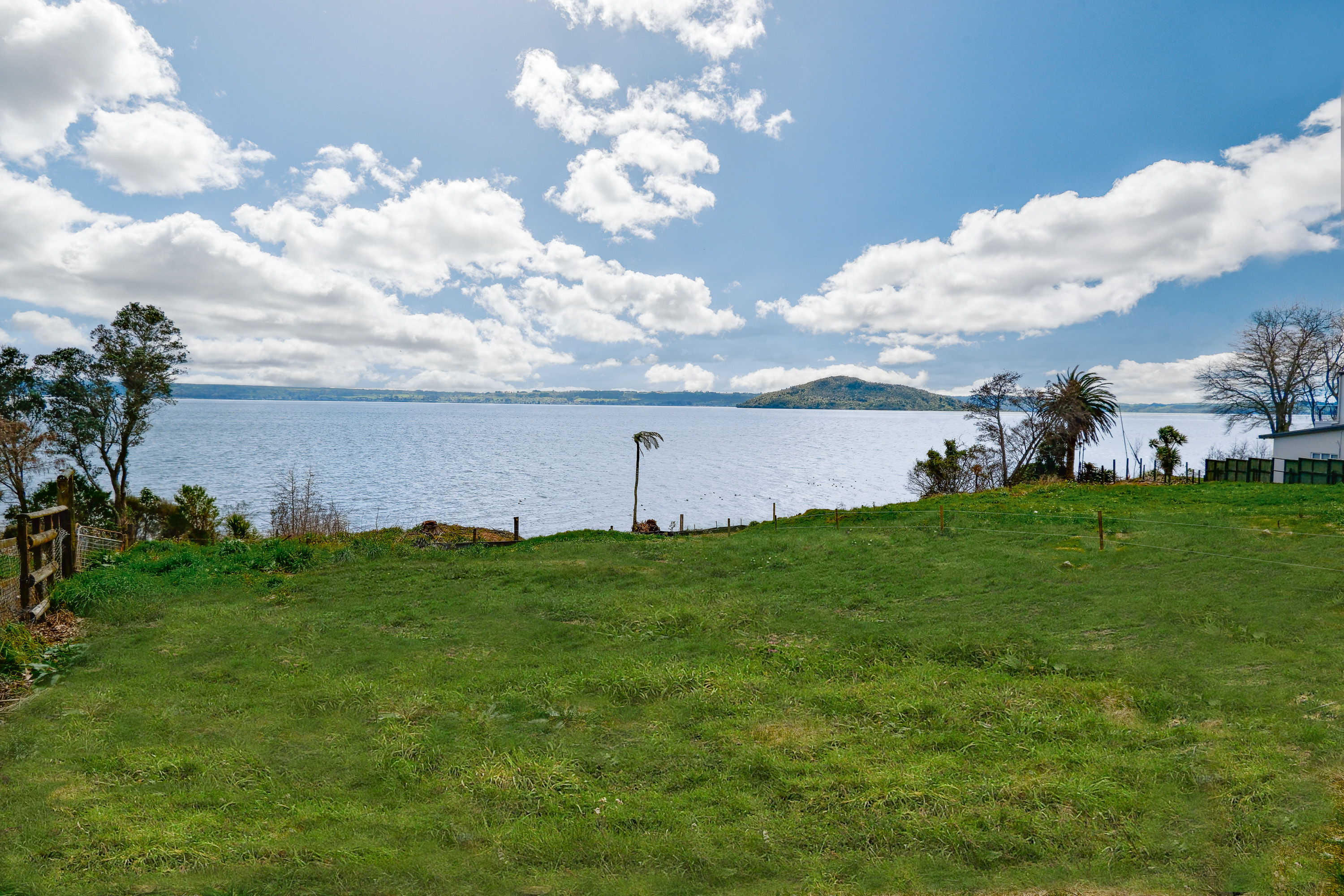  Lakefront Living at Hinemoa Point - 物件實景