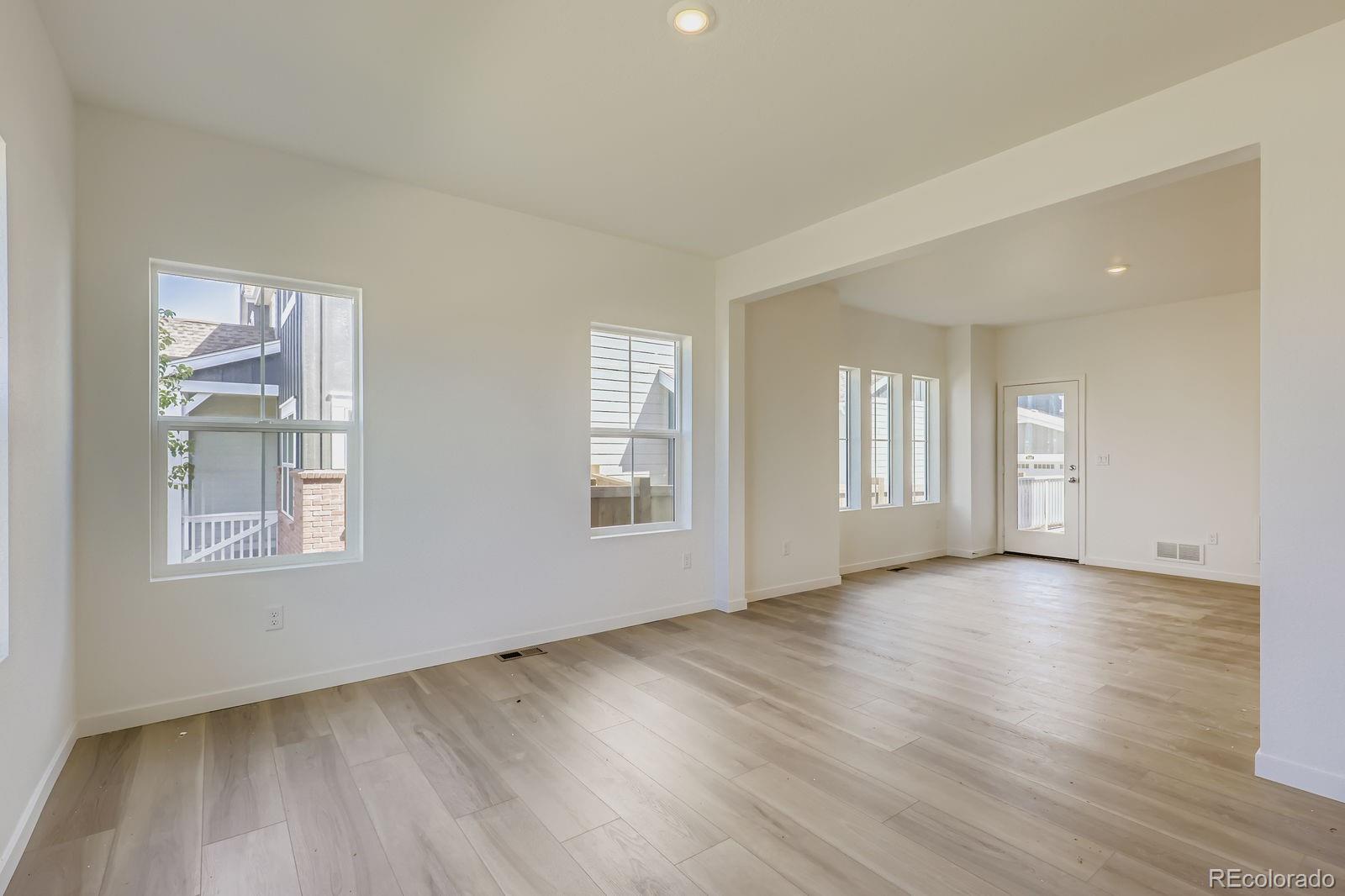 Thornton, Colorado, 80602, United States, 4 Bedrooms Bedrooms, ,2 BathroomsBathrooms,Residential,For Sale,1927480