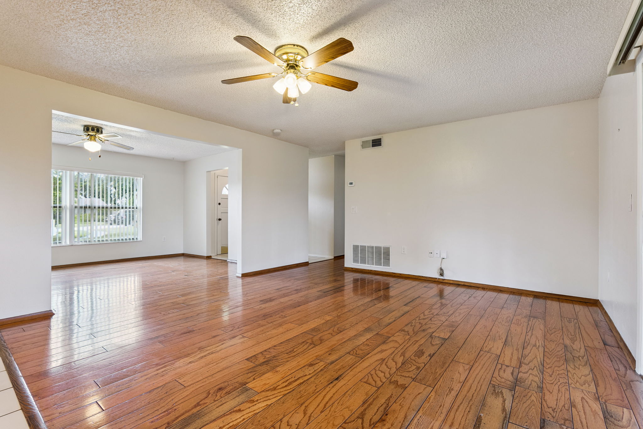 Belle Isle, Florida, 32812, United States, 4 Bedrooms Bedrooms, ,2 BathroomsBathrooms,Residential,For Sale,2048801