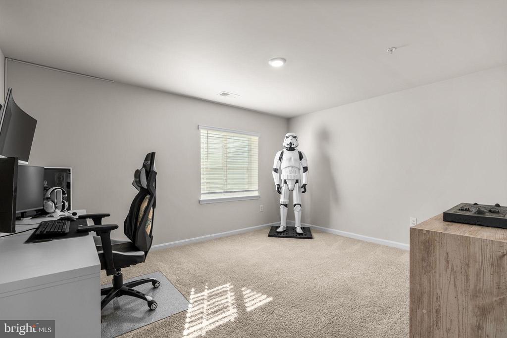 Frederick, Maryland, 21701, United States, 5 Bedrooms Bedrooms, ,4 BathroomsBathrooms,Residential,For Sale,1987107