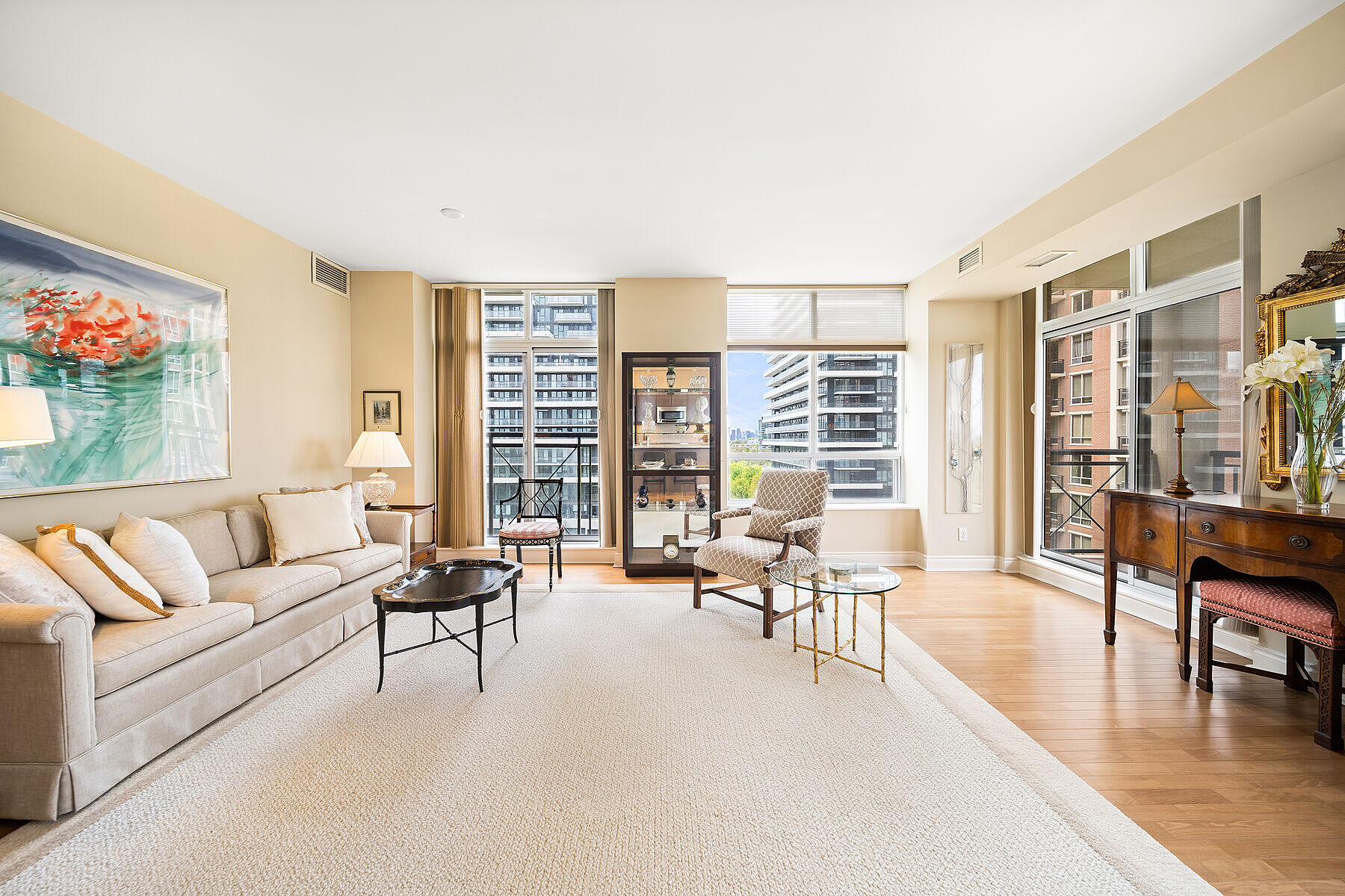 Luxury on Leslie 