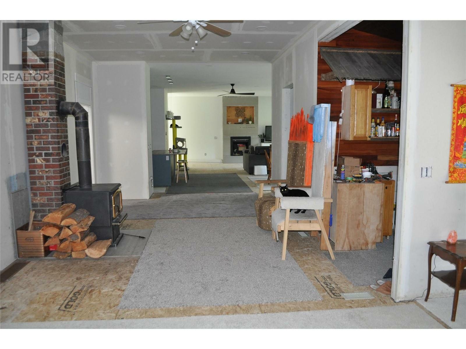 CHERRYVILLE, British Columbia, V0E 2G1, CA, 2 Bedrooms Bedrooms, ,2 BathroomsBathrooms,Residential,For Sale,1837414